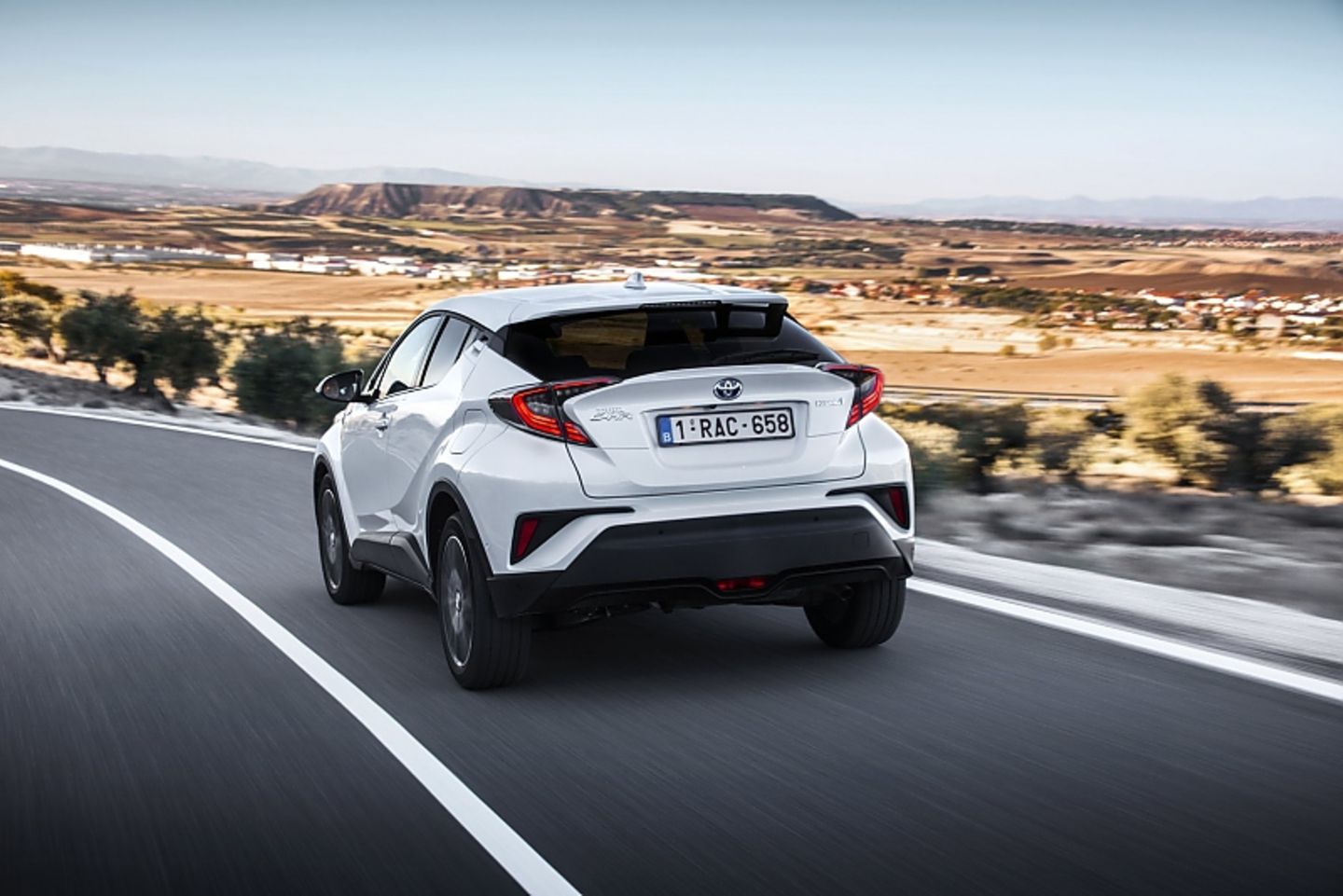 Toyota C-HR - der Hybride schafft nur Tempo 170