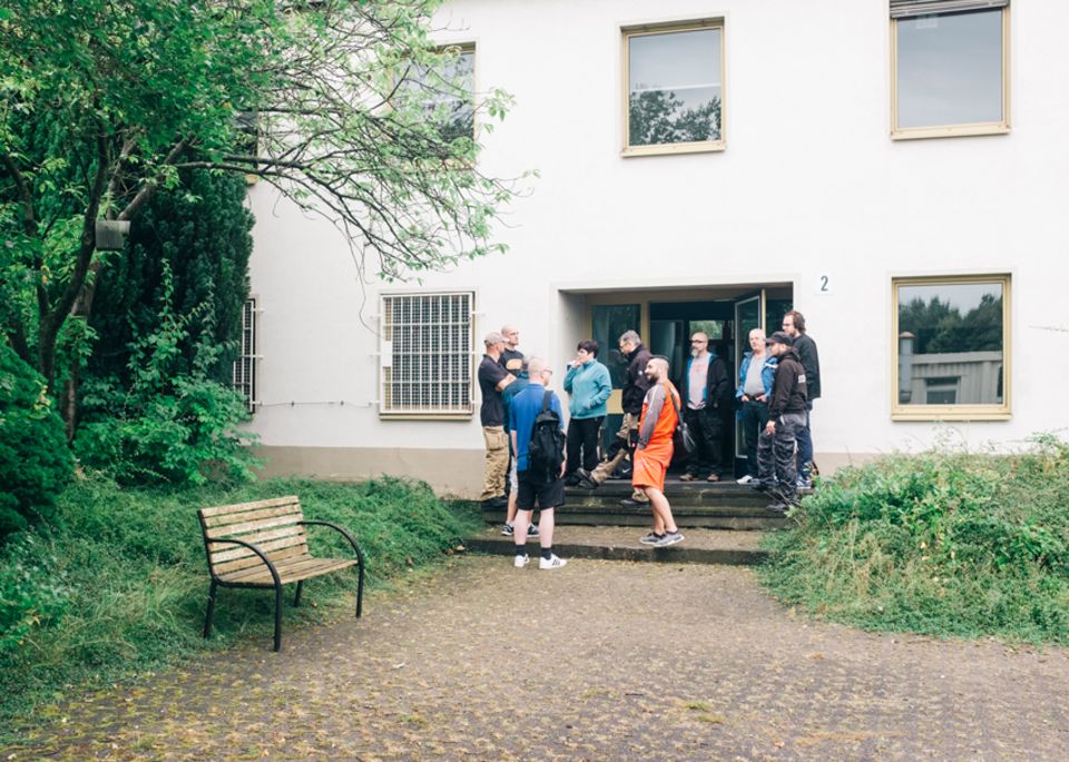 Politik: Ein ehemaliges Bürogebäude auf einem Industriegelände wird zum Tatort. Die Teilnehmer spielen hier die Opfer, damit sie keine Opfer werden. Politik: Ein ehemaliges Bürogebäude auf einem Industriegelände wird zum Tatort. Die Teilnehmer spielen hier die Opfer, damit sie keine Opfer werden.