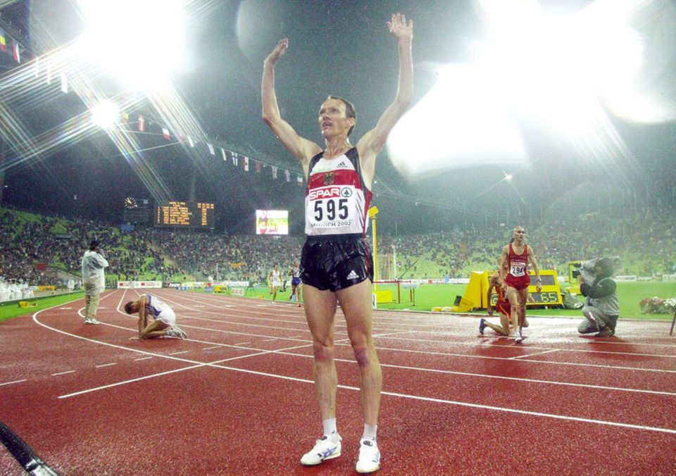 Politik: Dieter Baumann, Langstreckenlauf: 1999 wurde er positiv auf Nandrolon getestet. Er stritt das Doping ab, behauptete, jemand hätte die Substanz in seine Zahnpasta gemischt.