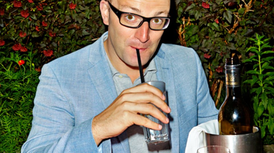 Eine Flasche Wein und drei Gin Tonic: "Die füllen mich hier ab": Auf ein Glas mit Jens Spahn von der CDU