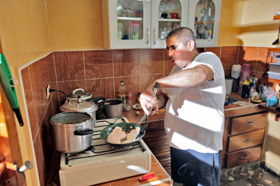 Zuhause: In seiner Küche kocht Jean-Pierre nicht nur für Frau und Kinder, sondern auch für Touristen.