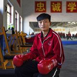 Jiaqi Jiang, 19, hat bereits zwei Goldmedaillen im Kickboxen gewonnen. Ihre Eltern wollten zunächst verhindern, dass sie Kung-Fu lernt, weil sich das für Mädchen nicht gehöre. Mittlerweile sind sie stolz auf ihre Tochter.