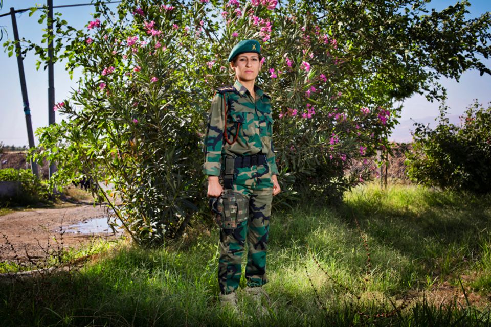 Politik: Für junge Kurdinnen wie Dirger Xdrsofe bedeutet die Zugehörigkeit zur Peschmerga-Truppe Freiheit.