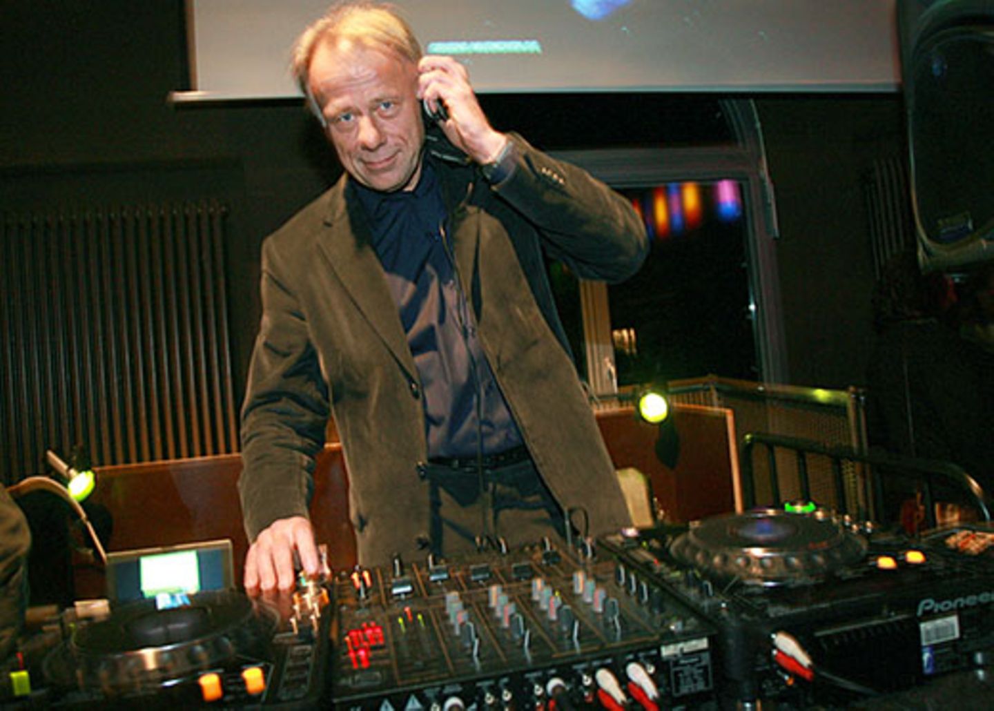 Freizeit: Der Grüne-Politiker Jürgen Trittin trat 2008 bei der Münchner Mottoparty Klima Clubbing als »DJ Dosenpfand« auf.