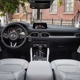 Das Cockpit des neuen Mazda CX-5.