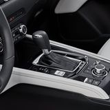 Der Automatik-Wählhebel liegt nun sechs Zentimeter höher.