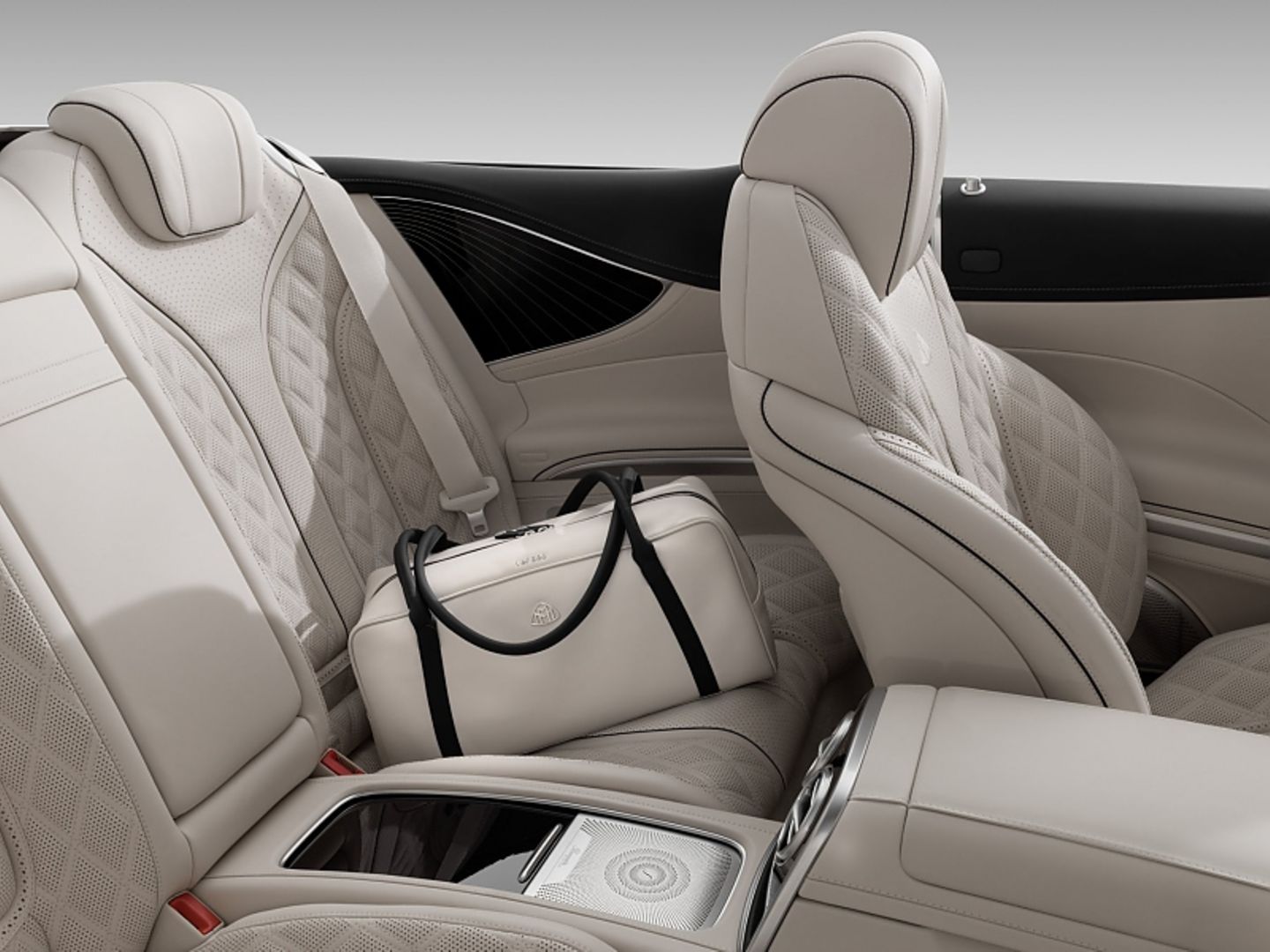 Mercedes Maybach S 650 Cabrio - Taschenset inklusive