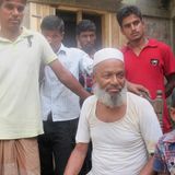 Noch ein Bauer: Haji Abdul Latib ist siebzig Jahre alt und, anders als die Info Lady, kein Freund natürlicher Pflanzenschutzmittel.