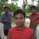 Der junge Mann hier nutzt das Internet nur, um sich zu bilden, sagt er. Na gut, manchmal ist er auch auf Facebook.