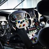 Das Cockpit wurde nach ergonomischen Gesichtspunkten optimiert