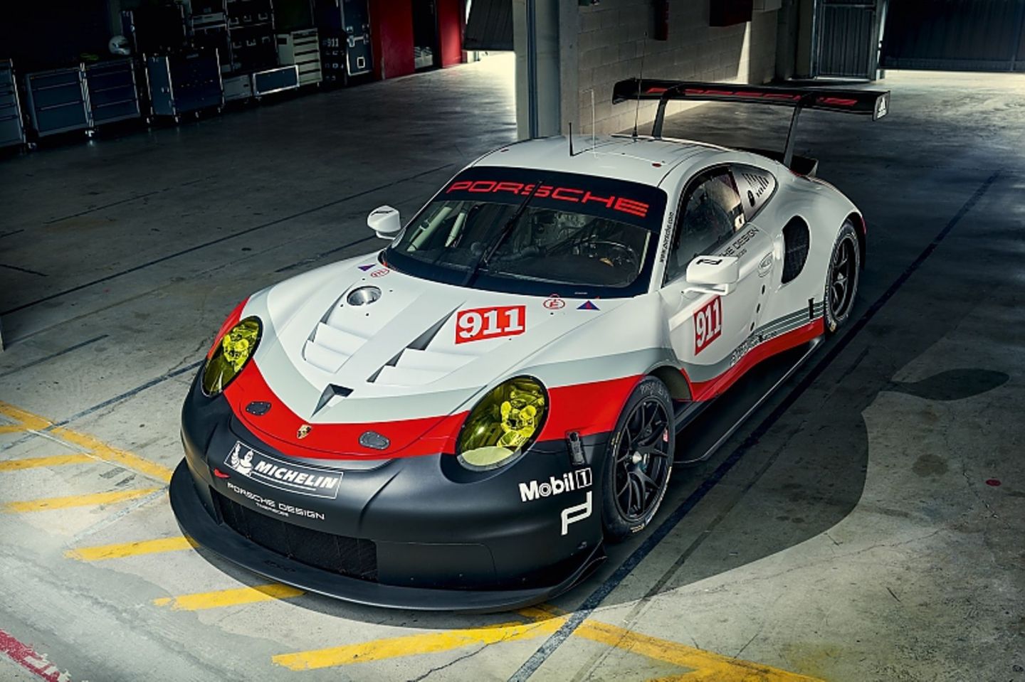 Der Porsche 911 RSR wiegt 1.243 Kilogramm