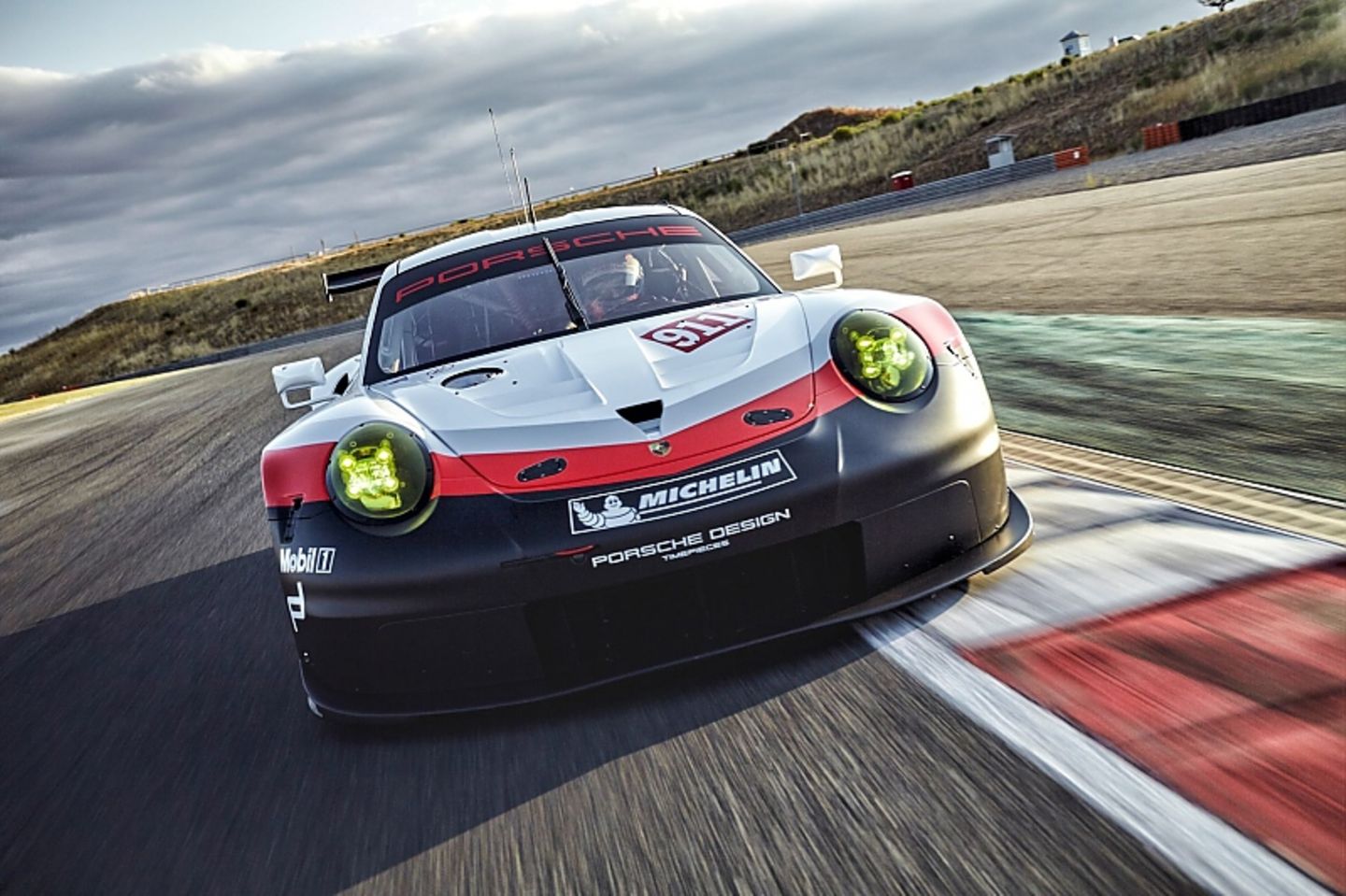 Der Porsche 911 RSR feiert sein Renn-Debüt bei den 24 Stunden von Daytona