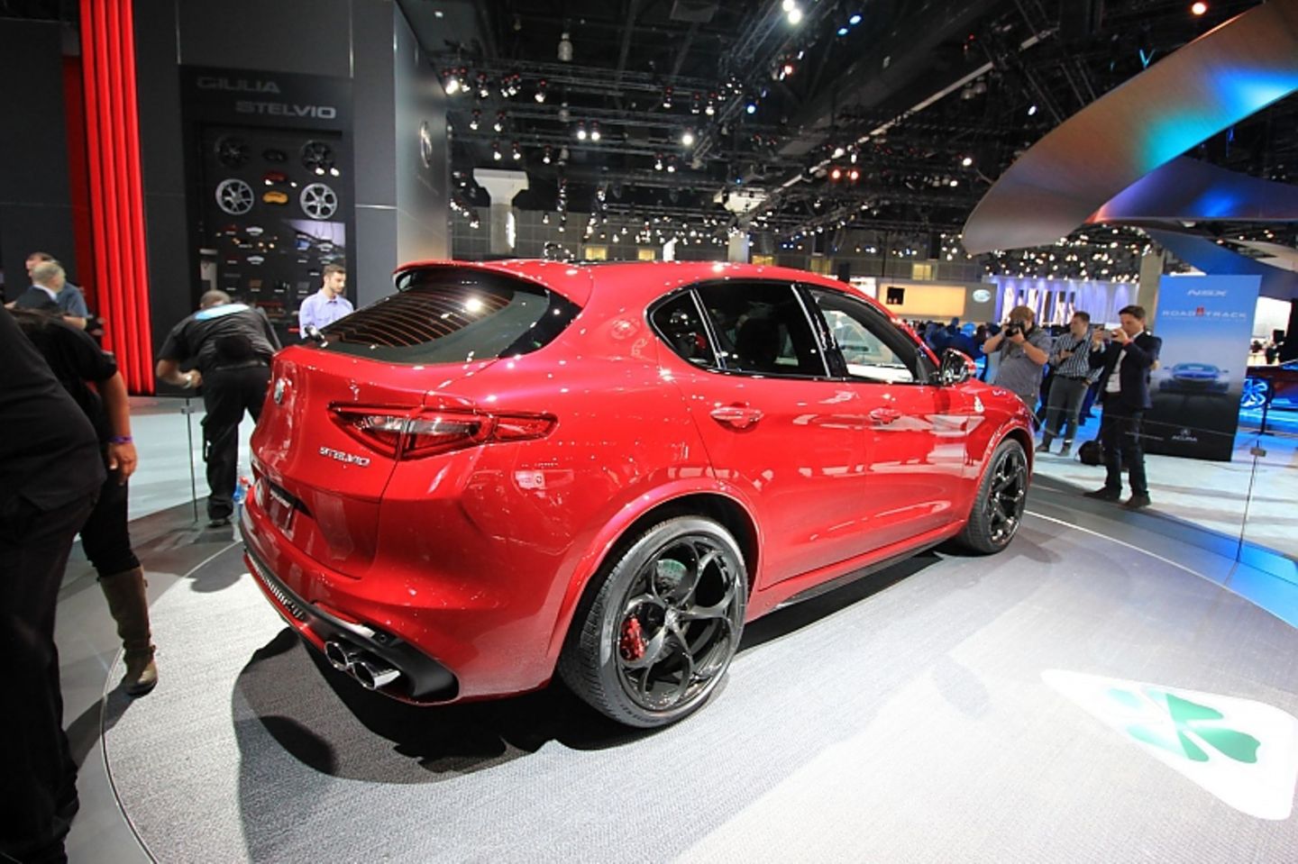 Alfa Romeo Stelvio - soll mit bis zu 510 PS die Vereinigten Staaten erobern