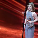 Josefine Preuß mit ihrem Bambi