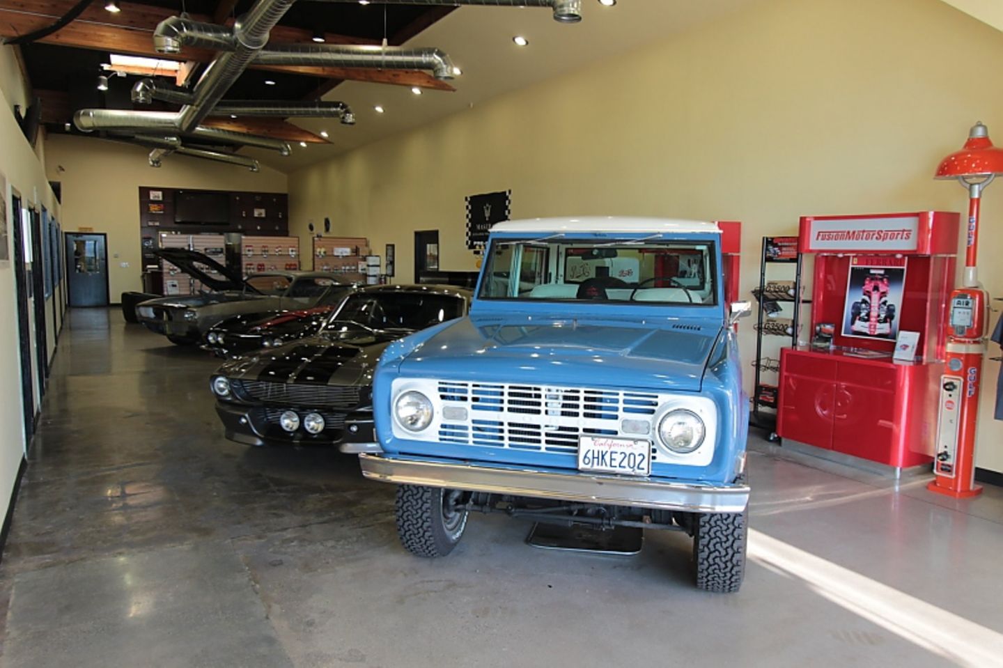 Fusion Luxury Motors - auch Ford Broncos stehen hoch im Kurs