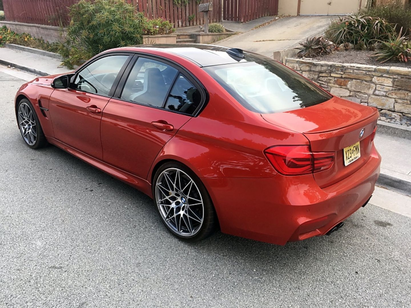BMW M3 2016 - selbst die dicken Backen fallen kaum auf