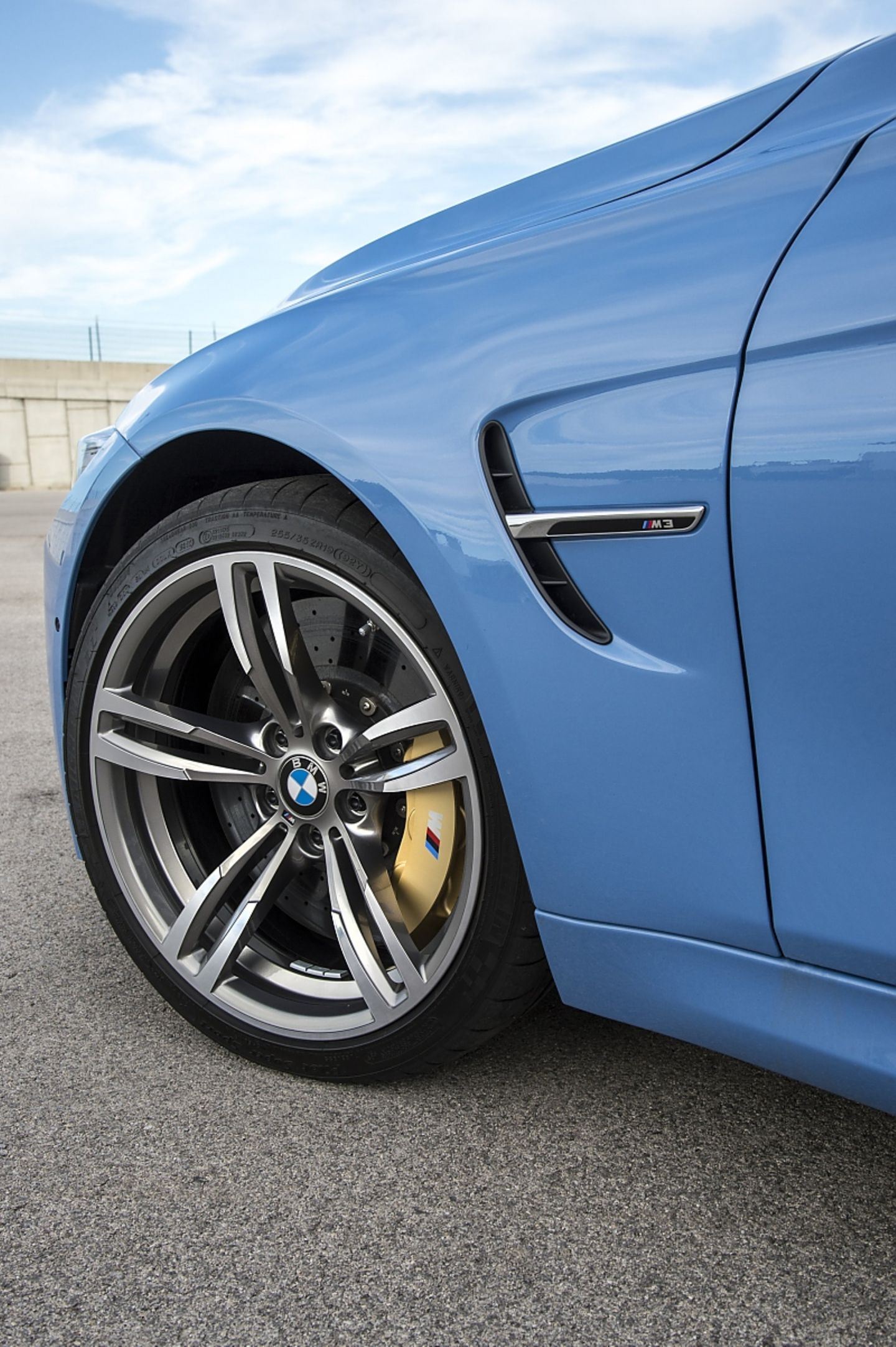 BMW M3 2016 - 18 Zoll ist Serie - alles andere kostet Aufgeld