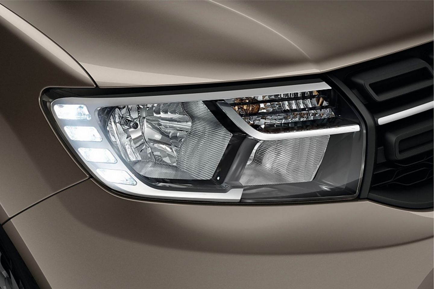 Der Dacia Logan MCV des MJ 2016 hat jetzt LED Tagfahrlicht