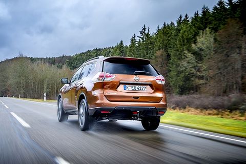 Der Nissan X-Trail 2.0 dCi ist mit dem CVT-Getriebe bis zu 196 km/h schnell