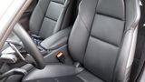 Im MTM Porsche 718 Boxster S bieten die Seriensitze guten Seitenhalt