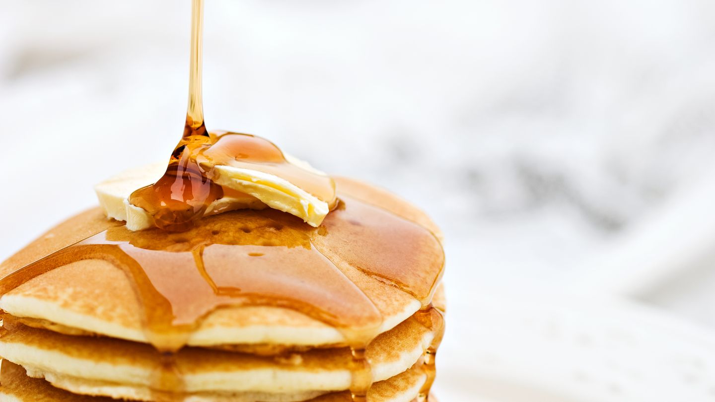 Zu viel Zucker!: Pfannkuchen mit Ahornsirup? Nein! Ahornsirup ist purer Zucker. Wenn schon Pfannkuchen, dann mit etwas Naturjoghurt essen. Pfannkuchen mit Ahornsirup? Nein! Ahornsirup ist purer Zucker. Wenn schon Pfannkuchen, dann mit etwas Naturjoghurt essen.