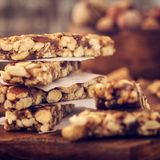 Viele denken, dass Müsliriegel gesund sind. Sind sie aber nicht, denn ihr Zuckergehalt ist sehr hoch.