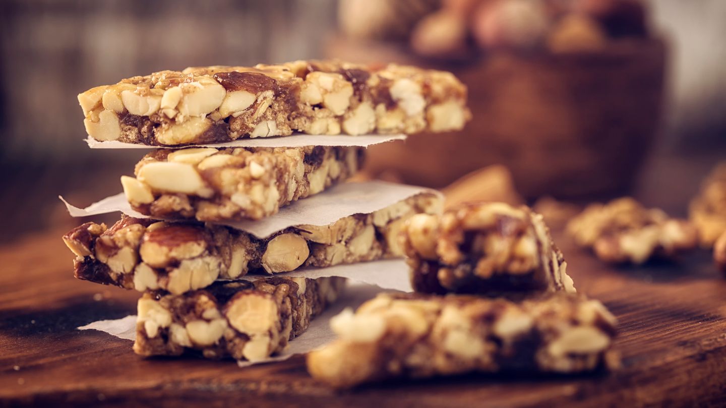 Viele denken, dass Müsliriegel gesund sind. Sind sie aber nicht, denn ihr Zuckergehalt ist sehr hoch.
