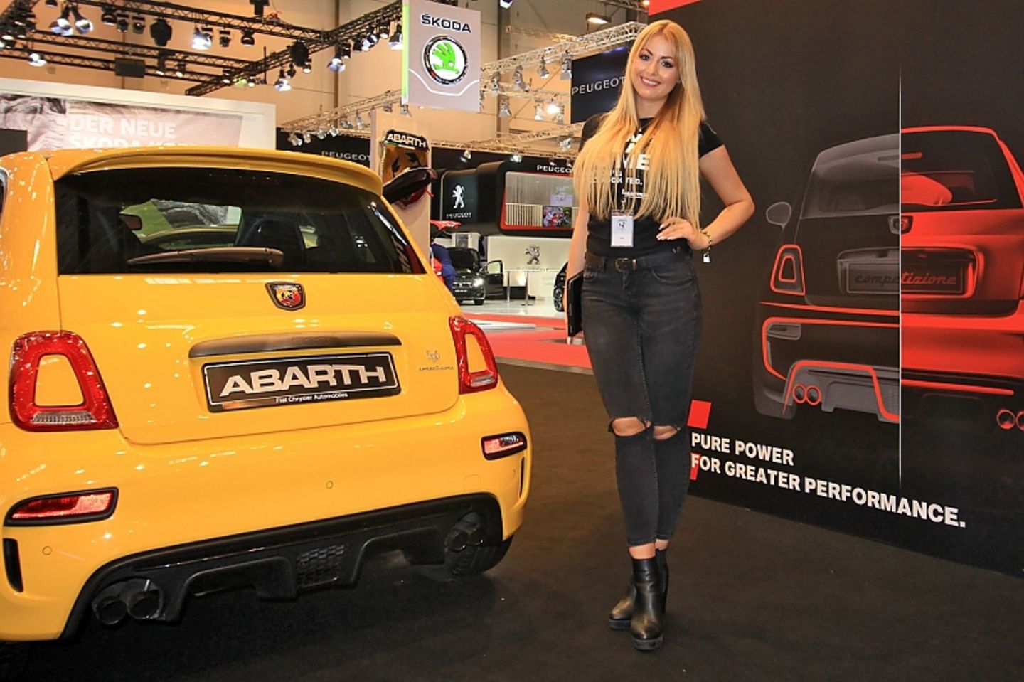 Essen Motor Show 2016 Girls