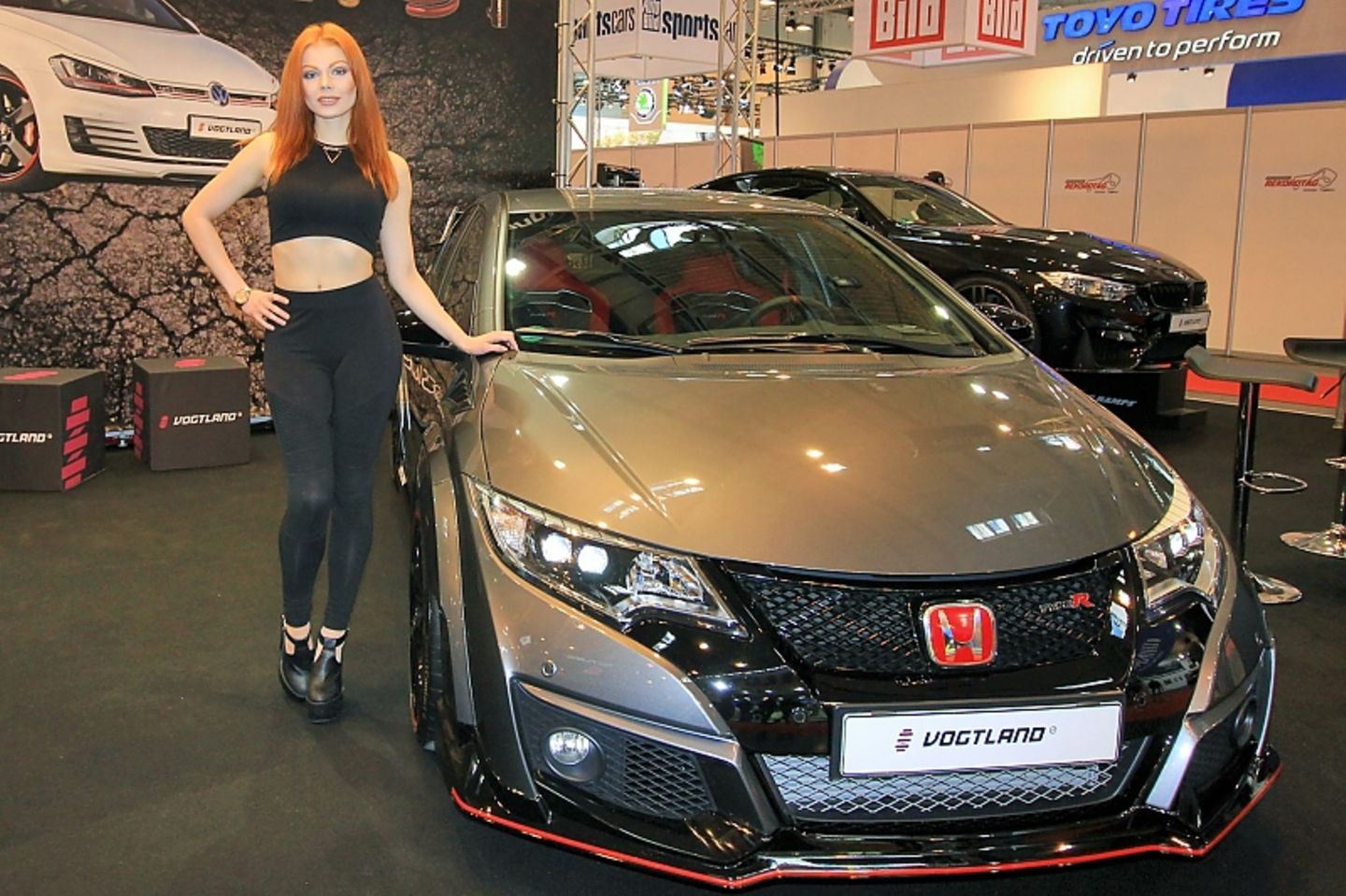 Essen Motor Show 2016 Girls