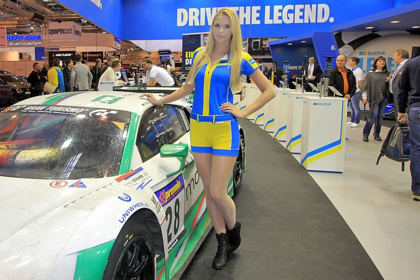 Essen Motor Show 2016 Girls
