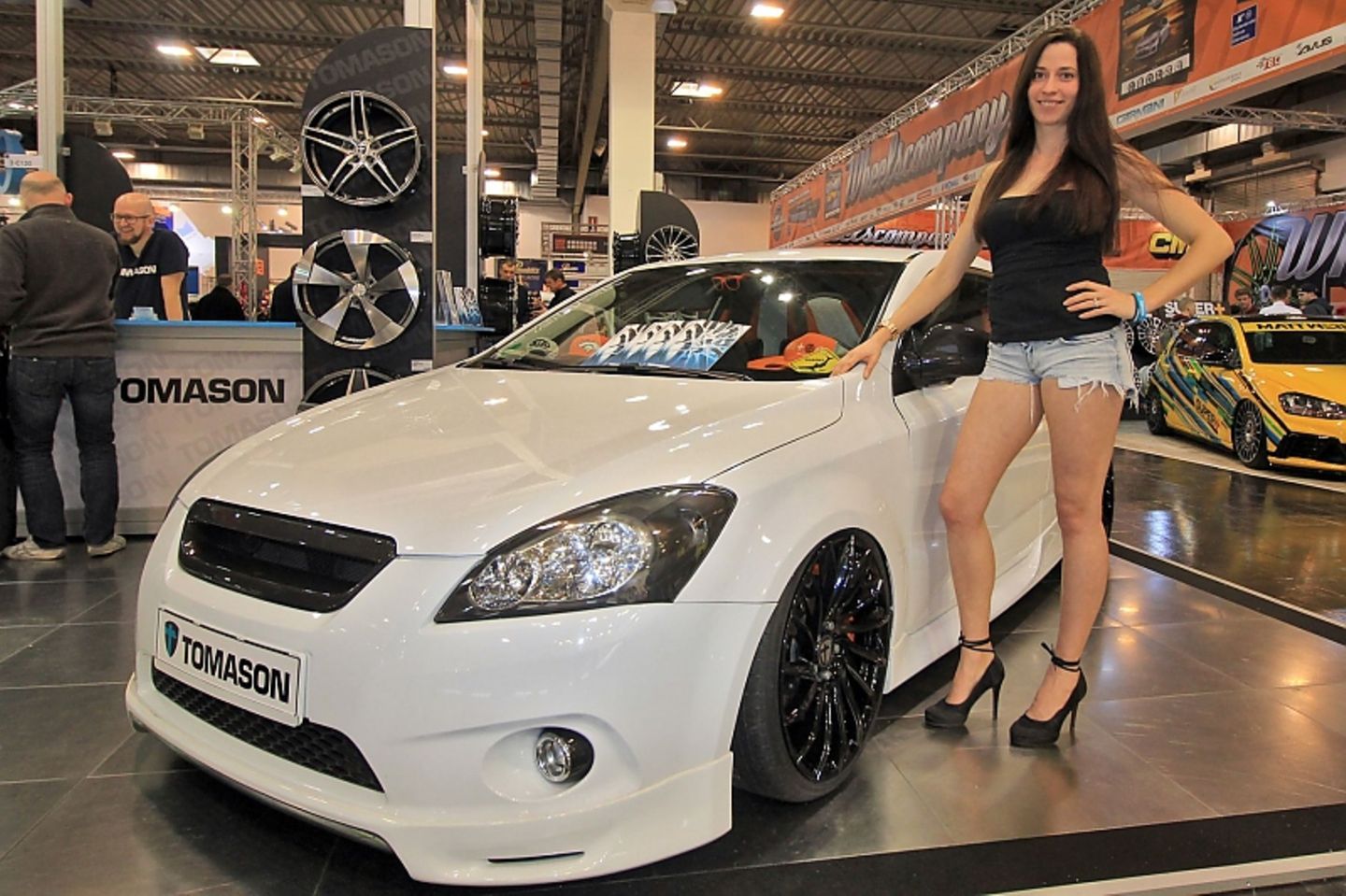 Essen Motor Show 2016 Girls