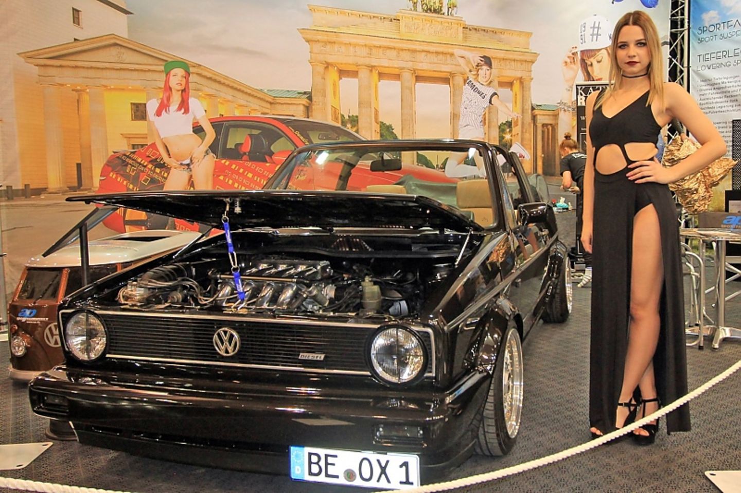 Essen Motor Show 2016 Girls