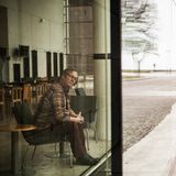 Der Author Jonas Jonasson in der Bibliothek "Högskola" in Visby