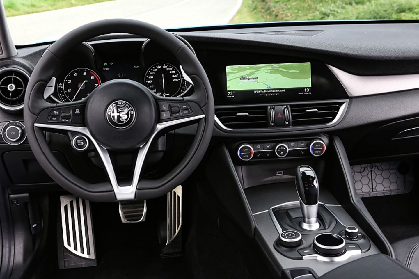 Das Cockpit unterscheidet sich nicht von den anderen Versionen