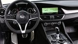 Das Cockpit unterscheidet sich nicht von den anderen Versionen