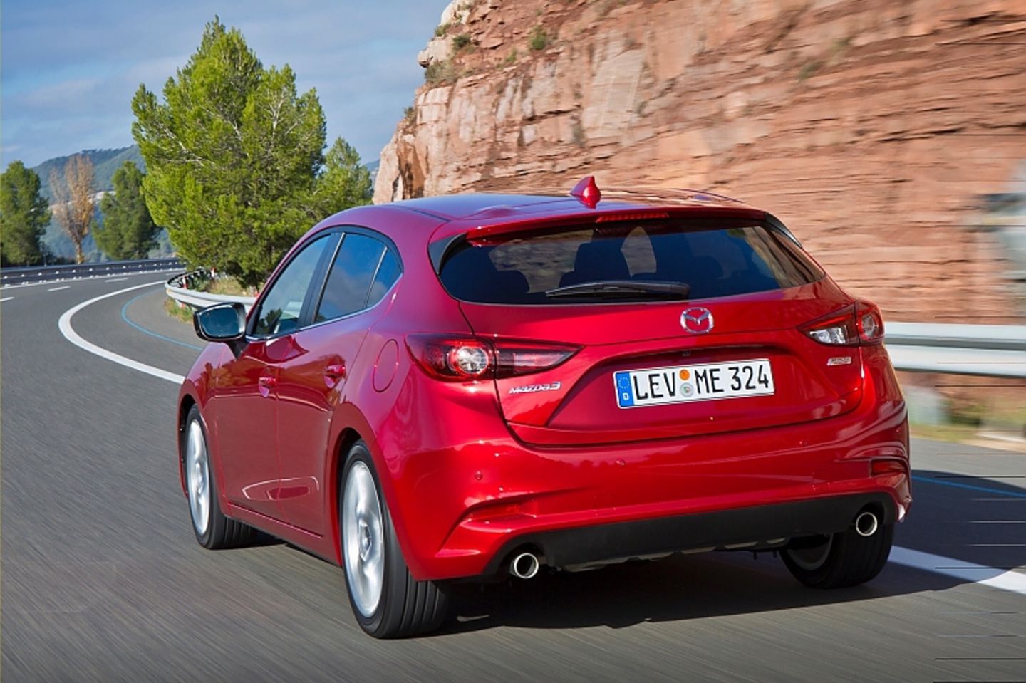 Am Heck gab es für den Mazda3 nur einen leicht veränderten Stoßfänger