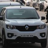 Der Renault-Rhombus ziert den Dacia-ähnlichen Waben-Kühlergrill