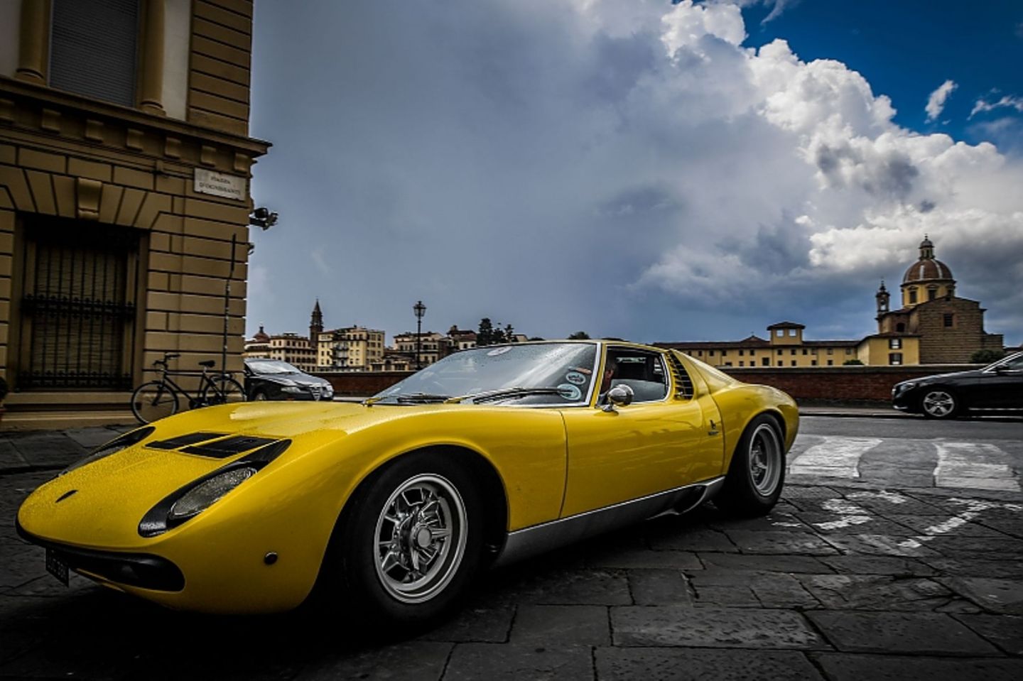 Der Lamborghini Miura hat Klappscheinwerfer