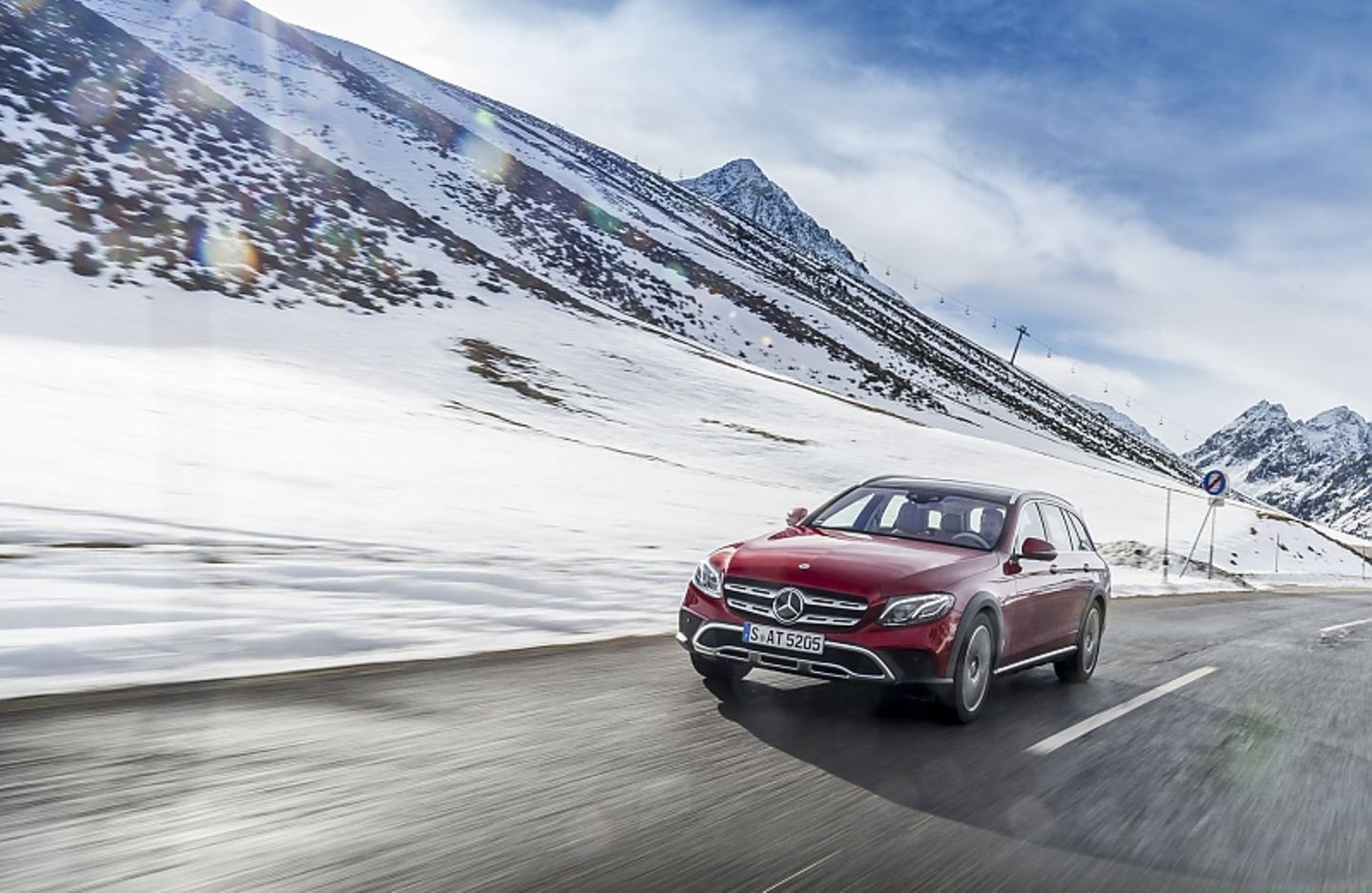 Bis zu 231 Kilometer pro Stunde ist er schnell.
