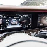 Das Interieur der E-Klasse ist schon bekannt - aber noch immer eindrucksvoll.