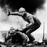 1957 drehte er zusammen mit Regisseur Stanley Kubrick den Anti-Kriegsfilm "Wege zum Ruhm". Es blieb nicht die einzige Zusammenarbeit der beiden großen Künstler.