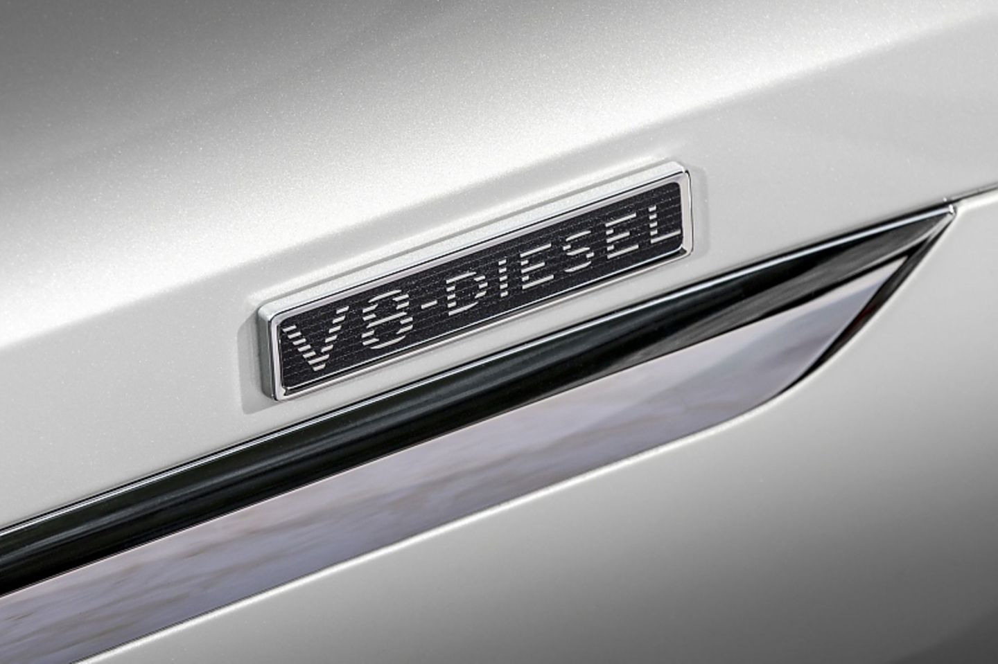 Dieses Emblem ist das Menetekel für jeden gusseisernen Bentley-Fan