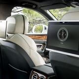 Die Sitze erinnern an ein edles Lounge-Gestühl