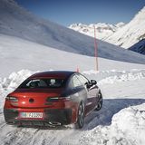 1,5 Zentimeter tiefer liegt das Coupé.