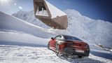 Vier Erwachsene finden gut Platz im neuen Mercedes E-Klasse Coupé.