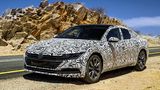 VW Arteon Prototyp - markante Front mit LED-Augen