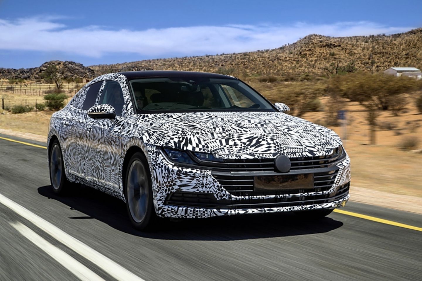 VW Arteon Prototyp - das Motorenportfolio reicht von 150 bis weit über 300 PS