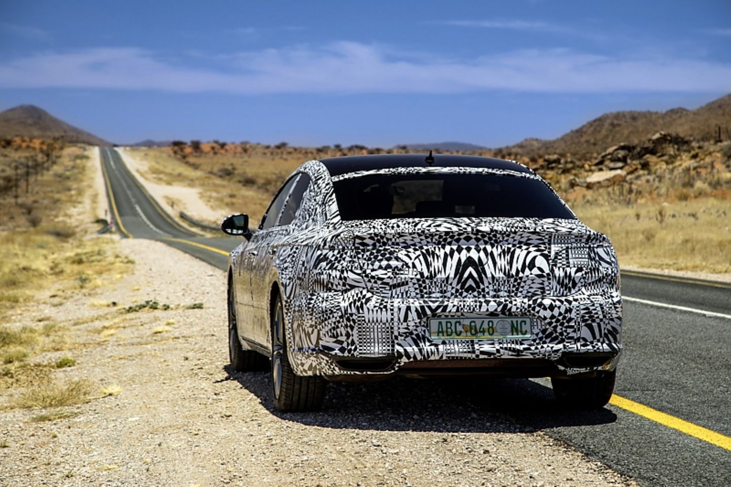 VW Arteon Prototyp - im Sommer 2017 kommt er nach Deutschland