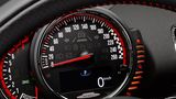 Die Rundinstrumente machen einen auf Rennsport