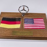 Dieser Mercedesstern schaffte es auf dem Mond